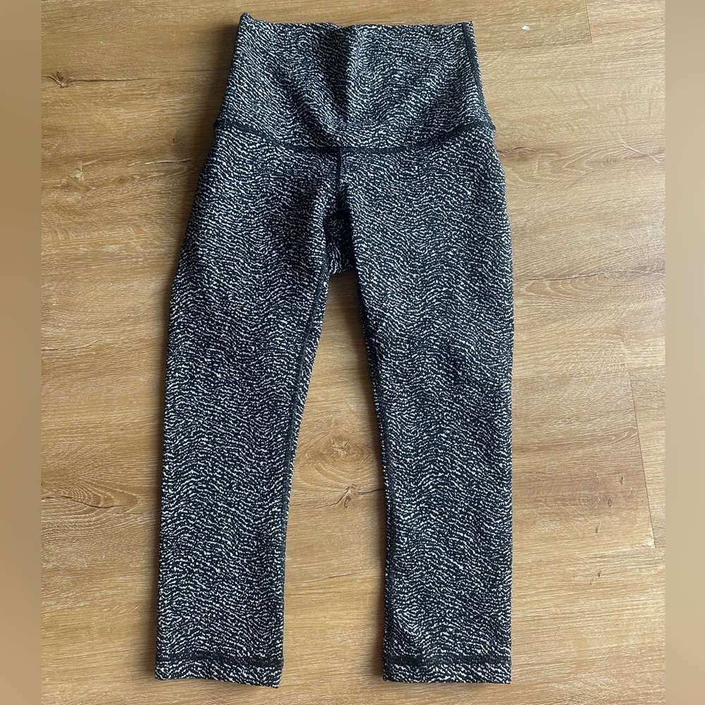 Lululemon Size 2 Cropped Leggings